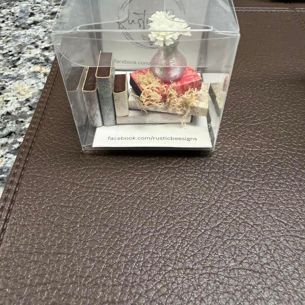 miniature dollhouse accessories